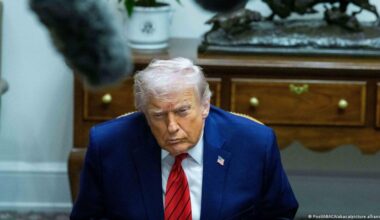 Holt Trump Italien, Österreich, Polen und Ungarn aus der EU? – DW – 12.12.2025