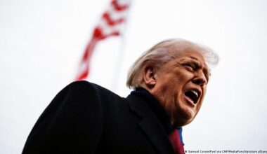 Trump kündigt Vergeltungsschlag gegen IS an – DW – 14.12.2025