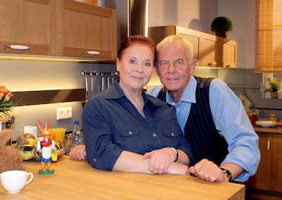 Rolf Becker (als Otto Stein) und Ursula Karusseit (als Charlotte Gauss) kennt man aus der Serie «In aller Freundschaft».