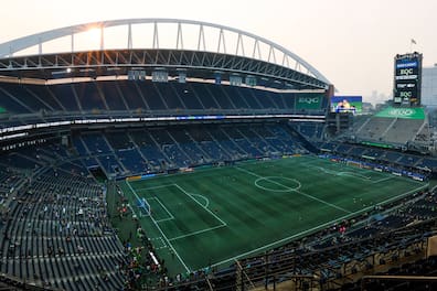 Das Lumen Field in Seattle: offene Hufeisenarena mit Blick auf die Skyline und berüchtigt für seine Stadionlautstärke. Hier tragen die Seattle Seahawks und Sounders ihre Partien aus.