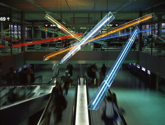 Die Leuchtröhren-Installation im Flughafen ist verschrottet worden.