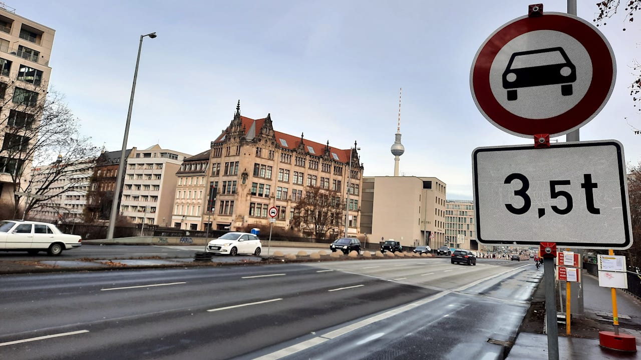 Gunnar Schupelius: Berlin bricht zusammen – jetzt die Gertraudenbrücke | Regional