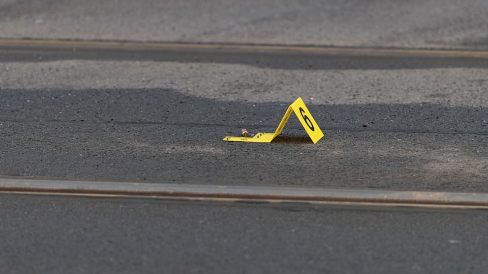 Der Tatort im Stadtteil Pempelfort ist großflächig abgesperrt