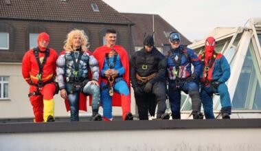FW-E: Superhelden-Aktion der Höhenrettung - Feuerwehr Essen überrascht kleine ...
