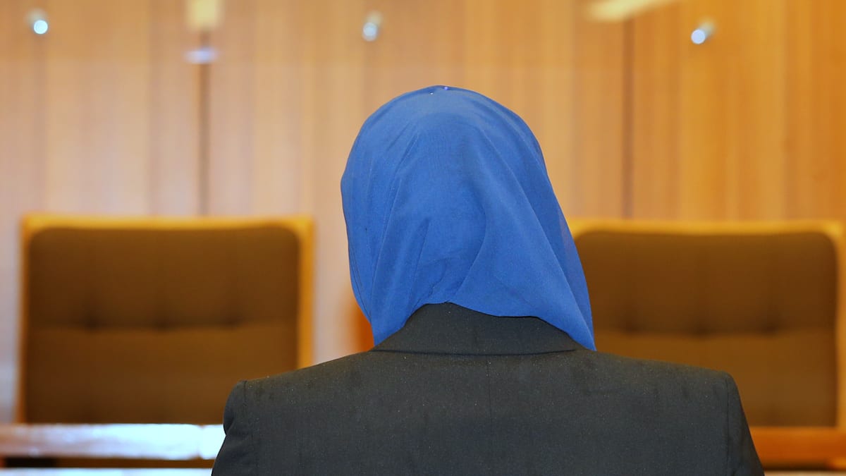 Muslimische Richterin muss in Verhandlung Kopftuch ablegen