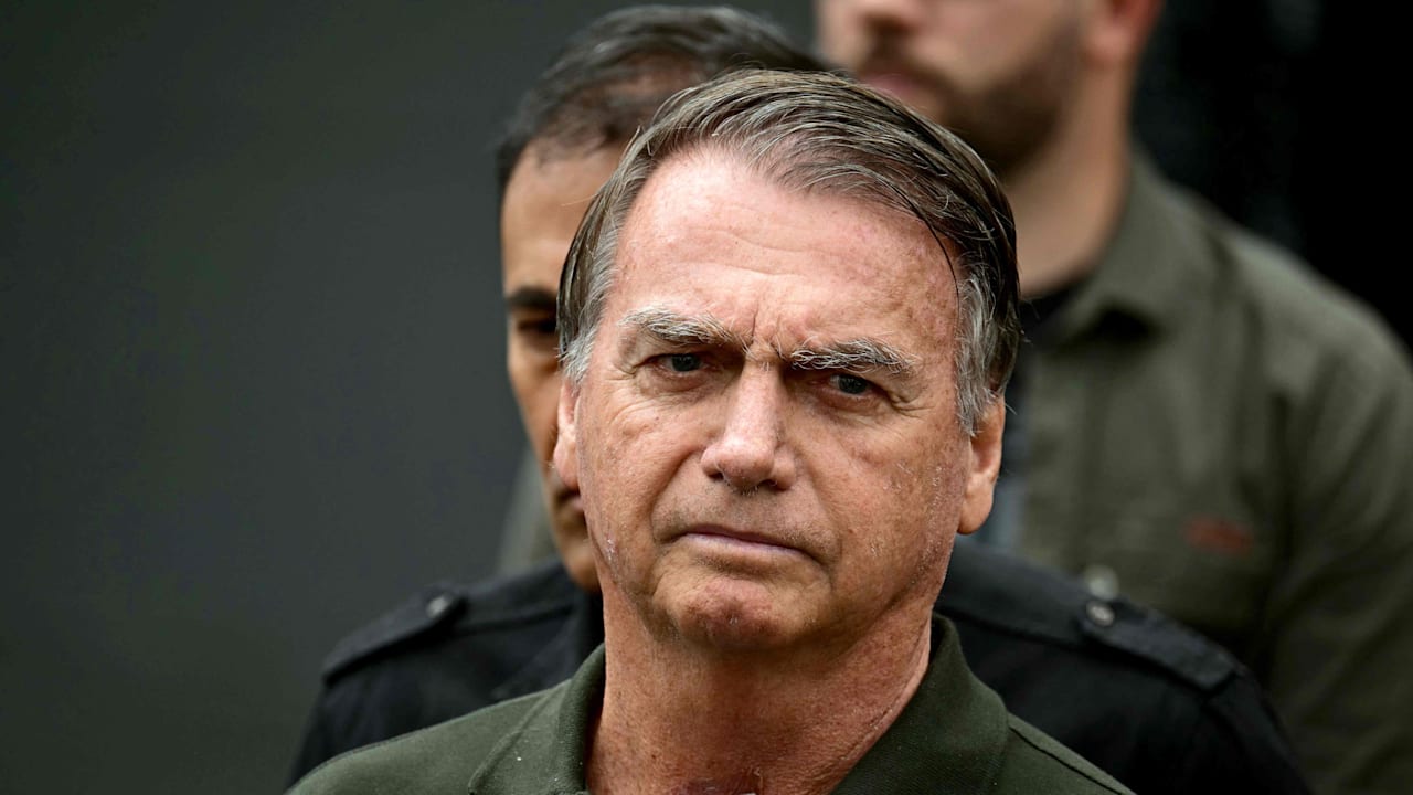 Medizinischer Eingriff: Dauer-Schluckauf! Haftunterbrechung für Bolsonaro | Politik