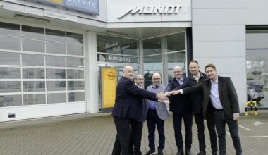 Von links: Helmut Peter (Inhaber & Geschäftsführer / Autohaus Peter Gruppe), Falk Kirsche (Gesellschafter / Autohaus Mundt), Matthias Mundt (Gesellschafter / Autohaus Mundt), Detlef Günter (Gesellschafter / Autohaus Mundt), Andreas Peter (Inhaber & Geschäftsführer / Autohaus Peter Gruppe), Alexander Kästner (Geschäftsführer / Automobile Peter GmbH) (Foto: AHP)