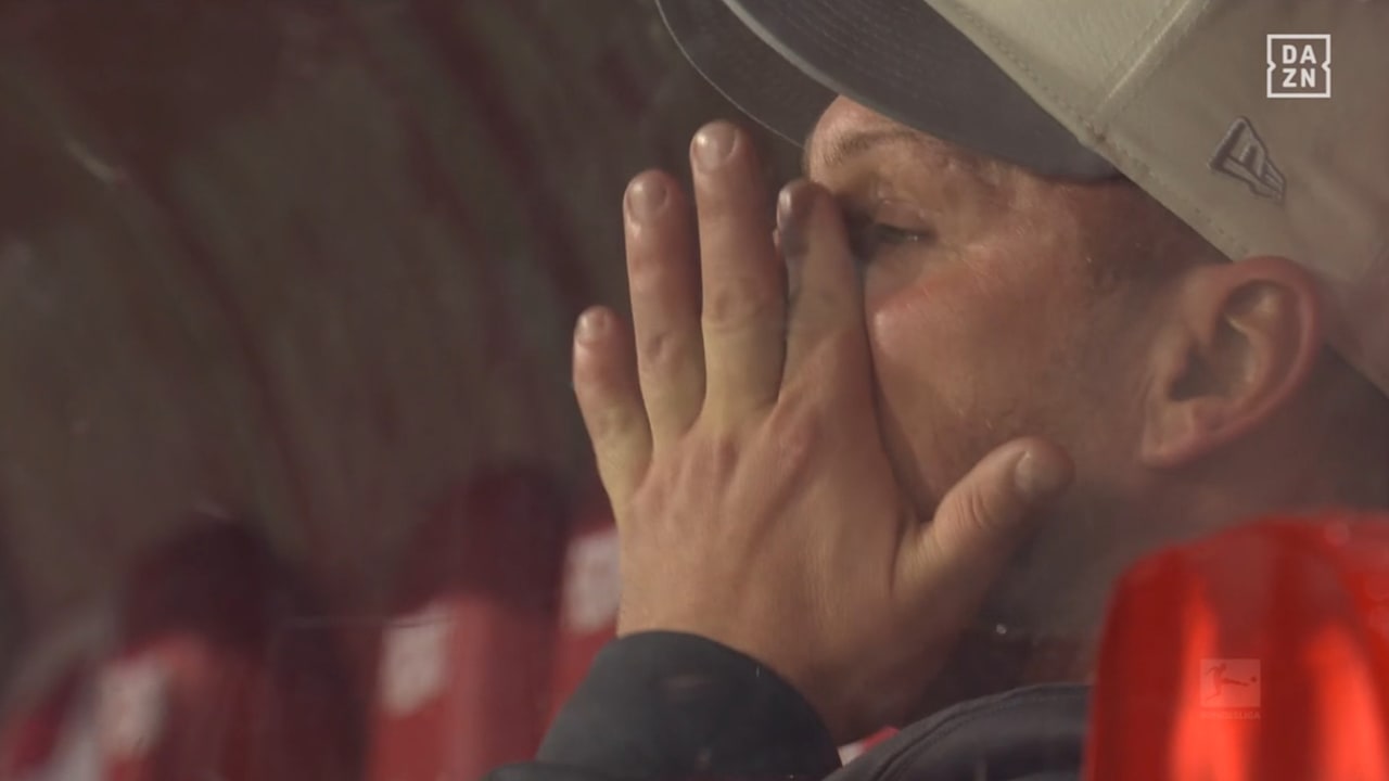 1. FC Köln: Tränen und Rasen-Frust: Köln-Trainer weint nach St. Paulis Last-Minute-Ausgleich | Sport