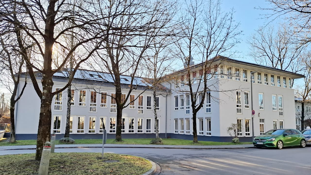 Elektro-Unternehmen mit 365 Mitarbeitern pleite: Wegen Ladestationen für E-Autos | Regional