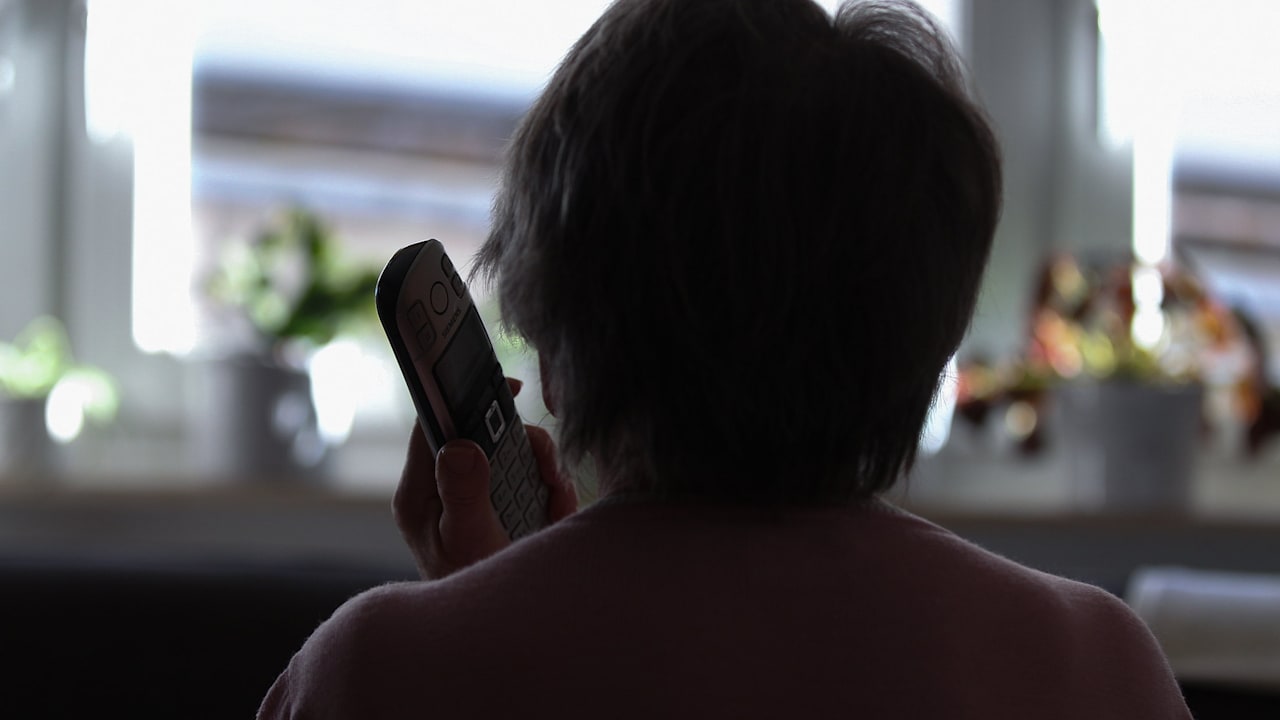 Hamburg: Rentnerin (80) stirbt nach Schockanruf | Regional