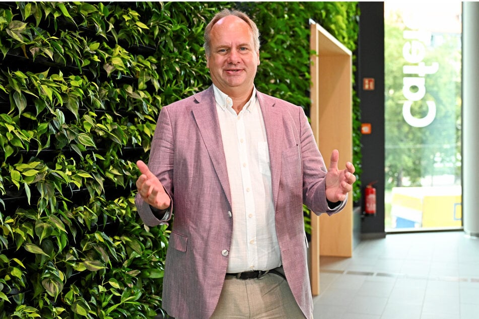 OB Dirk Hilbert (54, FDP) gönnt sich eine besinnliche Auszeit.