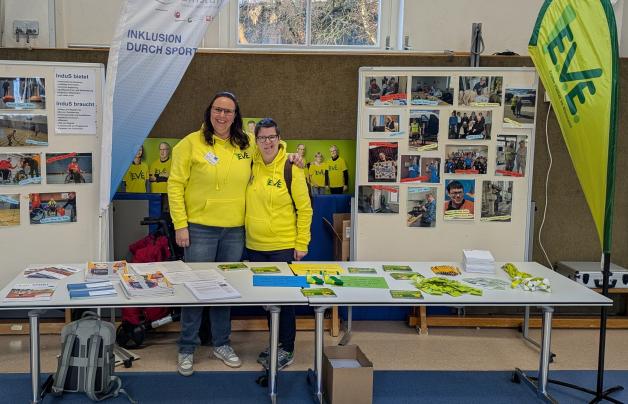 Ilka Backs und Ina Wysotzki auf dem Markt der Möglichkeiten
