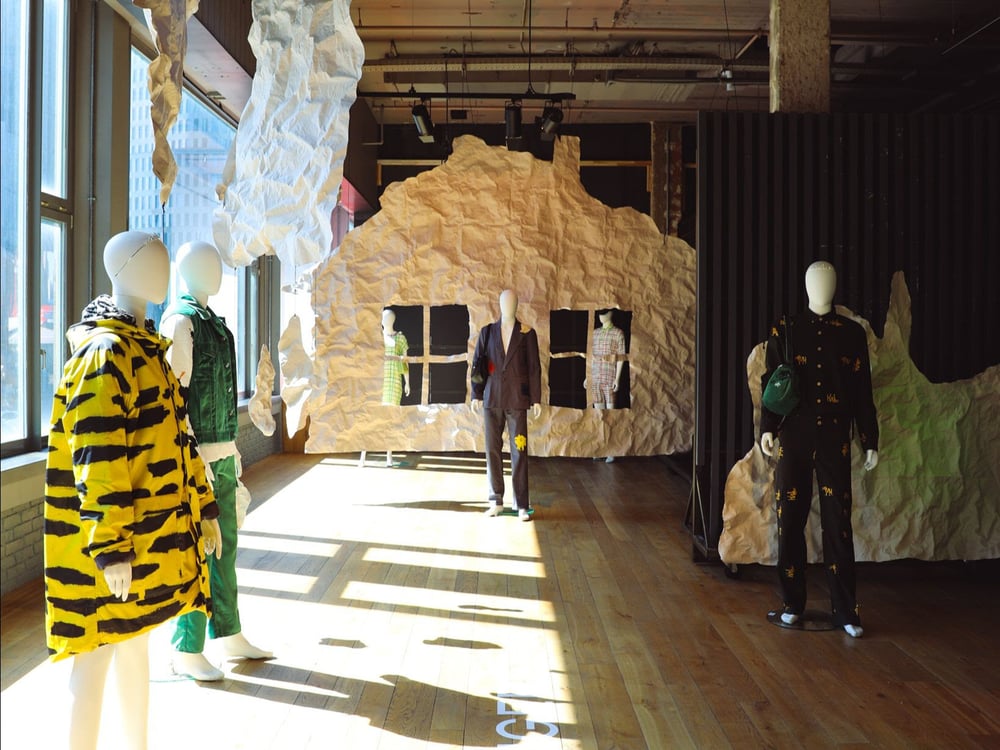 Installation vom Züricher Designer Julian Zigerli bei RAUM.Berlin während der BFW im vergangenen Sommer.