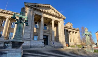 Großeinsatz in Hamburg: Bewaffneter Mann droht mit Blutbad am Gericht | Regional