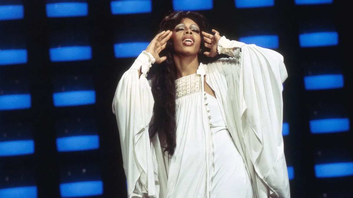 Tanz in München: Habermas im Disco-Sound - München