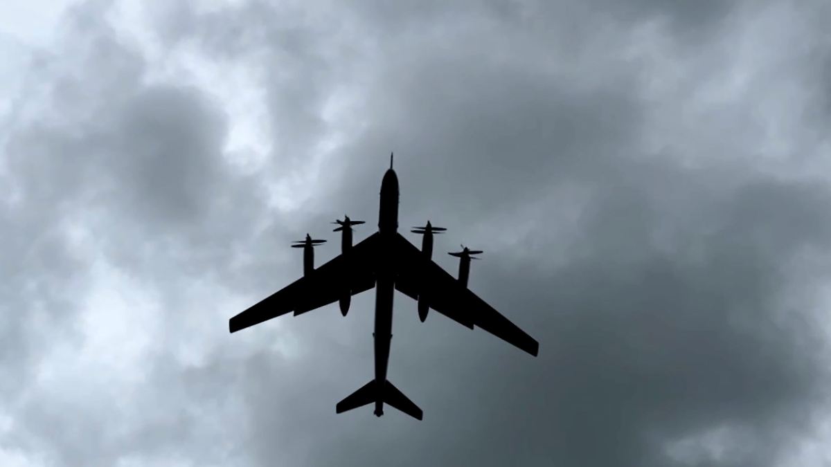 Ausländische Jets eskortieren: Moskau: Russische Bomber nördlich von Skandinavien unterwegs