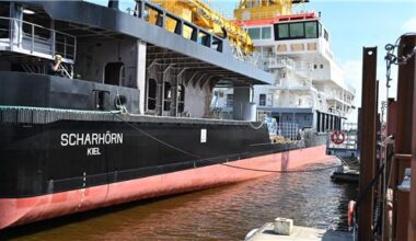 Neues Mehrzweckschiff des Bundes fährt zum Heimathafen Kiel