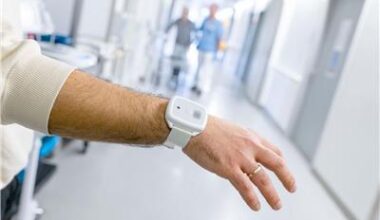 Patienten-Armbänder legen Infektionsketten offen