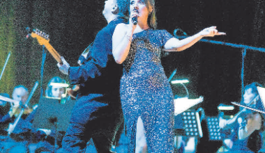 Konzert unter der Leitung des Londoner Dirigenten Stephen Ellery mit Star-Solisten und großem Orchester im Gewandhaus.