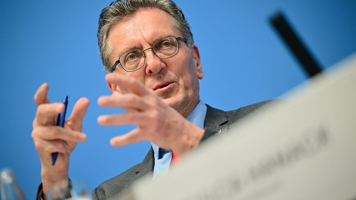 Berlin & Brandenburg: Bausenator Gaebler singt gerne im Kirchenchor