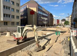 Die Baustelle in der Binger Straße sorgt nun als letzter Tropfen auf zehn Jahren Dauerbaustellen rund um das Haupteinfahrtstor nach Mainz für Geschäftsaufgaben. - Foto: gik