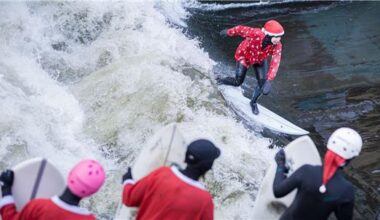 Nikoläuse surfen auf eiskalter Leine in Hannover