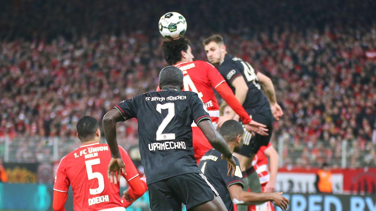 Zwei Eigentore, zwei Elfer: FC Bayern ringt Union Berlin in turbulentem Pokal-Fight nieder
