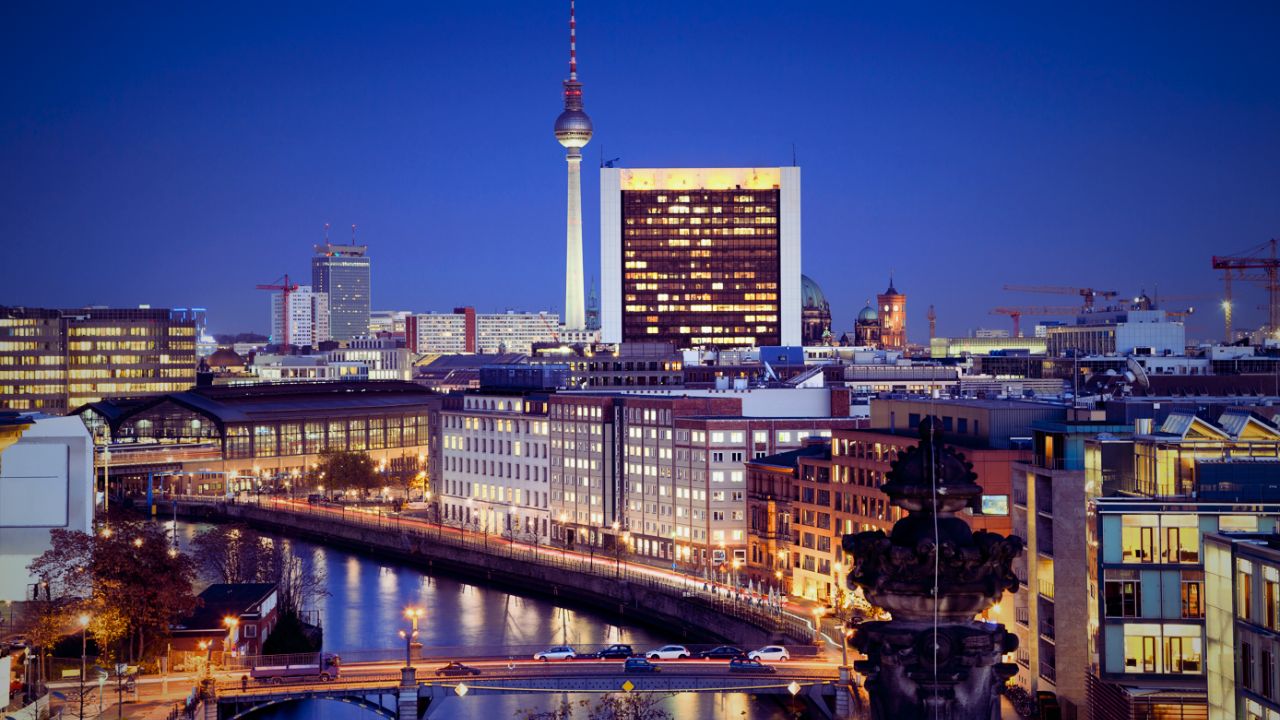 Luftbild Berlin, Blick auf den Alexanderplatz