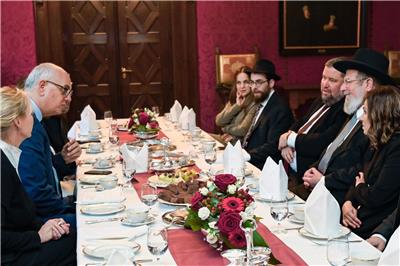 Bremens Bürgermeister empfängt Israels Oberrabbiner Ber