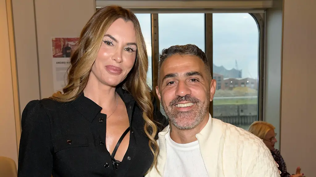 Bushido-mit-Ehefrau-Anna-Maria-Ferchichi-beim-Jubilaeums-Event-30-Jahre-RTL-Exclusiv-an-Bord-der-Mein-Schiff-7-im-Hamburger-Hafen-Hamburg-27-09-2024-Bushido-with-wife-Anna-Maria-Ferchichi-at-the-anniversary-event-30-years-of-RTL-Exclusiv-on-board-the-Mein-Schiff-7-in-the-port-of-Hamburg-Hamburg-27-09-2024-Foto-xF