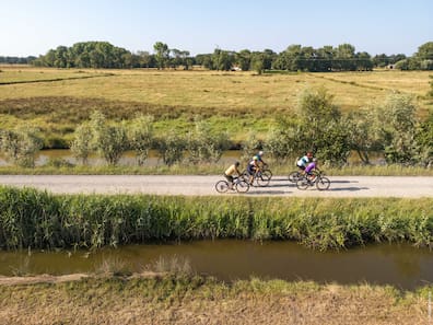 Die neue Gravel-Route Le Maro 70’ führt Radfahrer durch die Region Marais Breton Vendéen.
