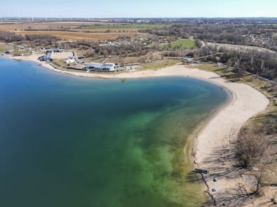 Am Samstagabend wurde im Bereich des Schladitzer Sees illegale Pyrotechnik kontrolliert gesprengt.