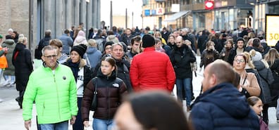 Volle Parkhäuser, volle Straßenbahnen und Stau auf den Zufahrtsstraßen konnten nur in einem enden: dichtem Gedränge in der City. 