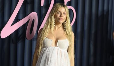 Babybauch bei Fashion Awards: Sienna Miller enthüllt Schwangerschaft im Lingerie-Look