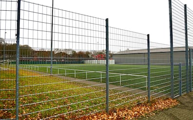Auch ein Kunstrasenplatz gehört zur ehemaligen Anlage des Post- und Telekom-Sportvereins Kiel/Kronshagen. 