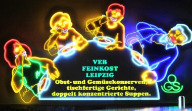 Auf diesen Routen kann man Neonlichter und Streetart entdecken