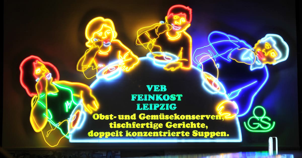 Auf diesen Routen kann man Neonlichter und Streetart entdecken