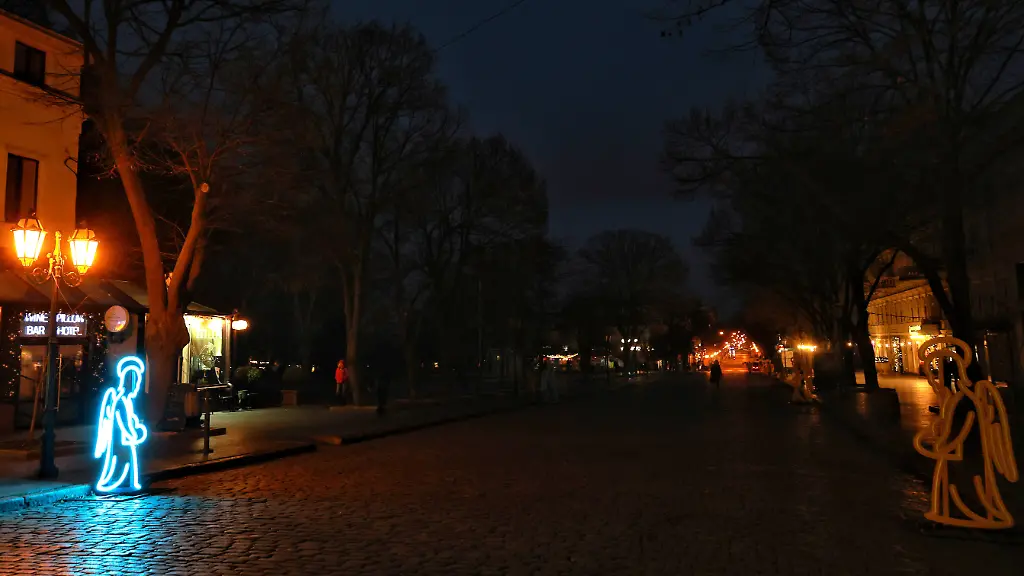 Derybasivska-Street-is-seen-during-the-power-outage-in-Odesa-Ukraine-on-December-15-2025