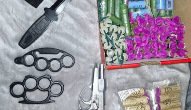 Berlin & Brandenburg: Zahlreiche Waffen bei Razzia in Kinderzimmer entdeckt