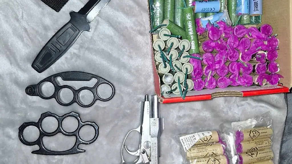 Die-Polizei-geht-zurzeit-verstaerkt-gegen-den-illegalen-Handel-mit-Feuerwerk-vor