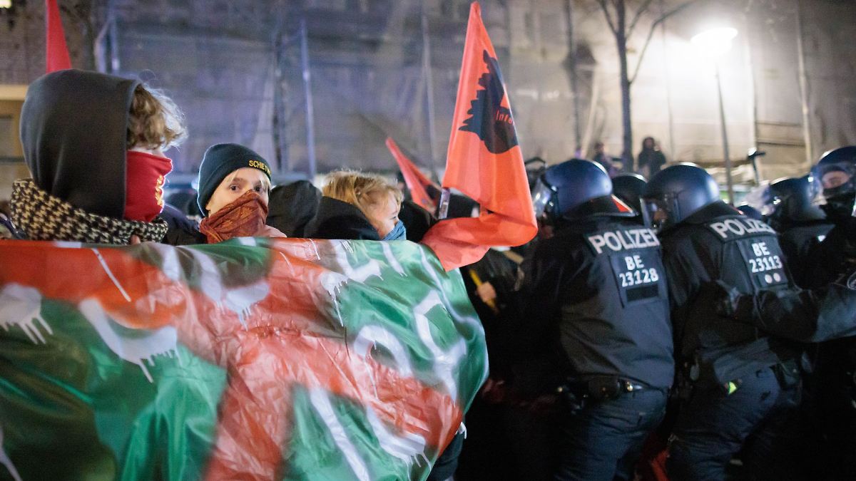 Berlin & Brandenburg: Anti-Polizei-Demo aufgelöst – Angriffe auf Beamte