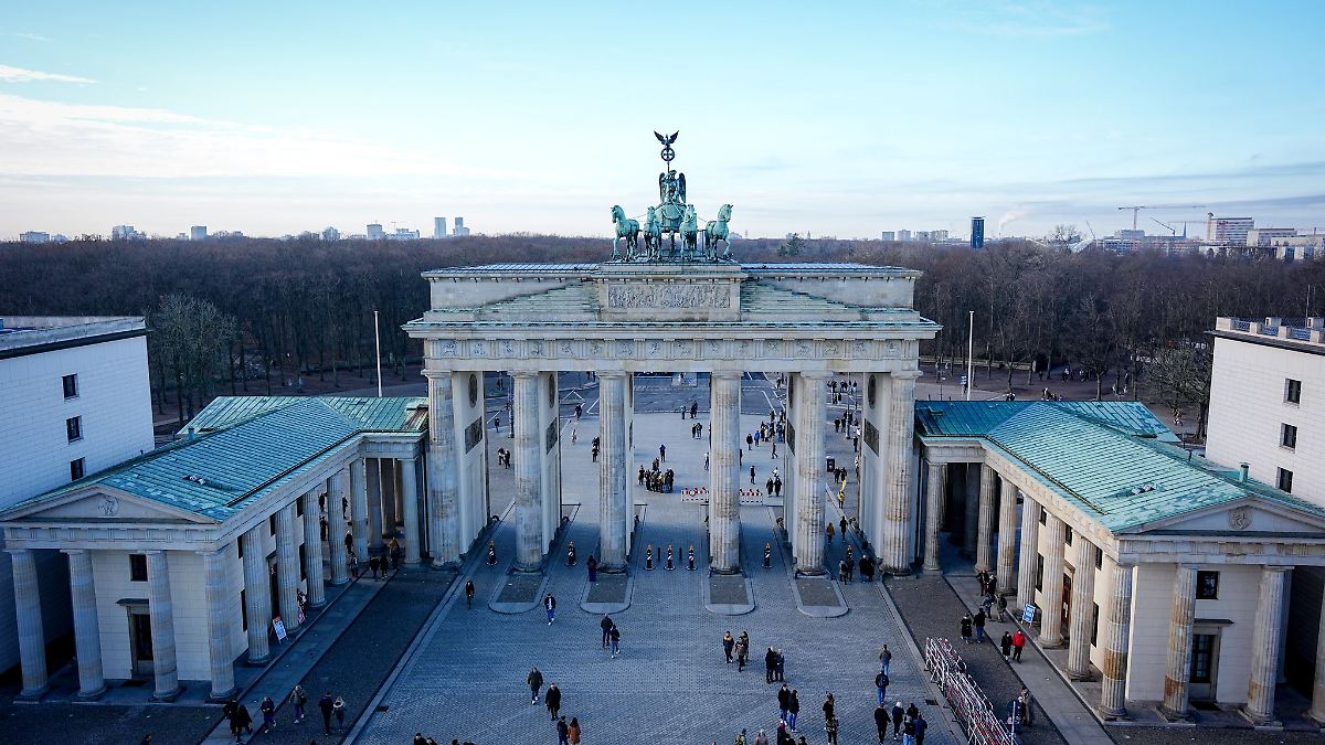 Berlin & Brandenburg: Wegen Staatsbesuch: Bahnhof Brandenburger Tor gesperrt