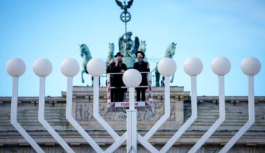 Berlin & Brandenburg: Chanukka-Feier: Vorkehrungen rund um das Brandenburger Tor