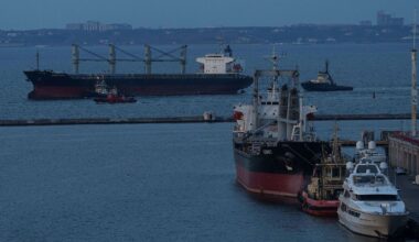 Transportierte Lebensmittel: Ukraine: Türkische Fähre durch russischen Luftangriff im schwarzen Meer getroffen