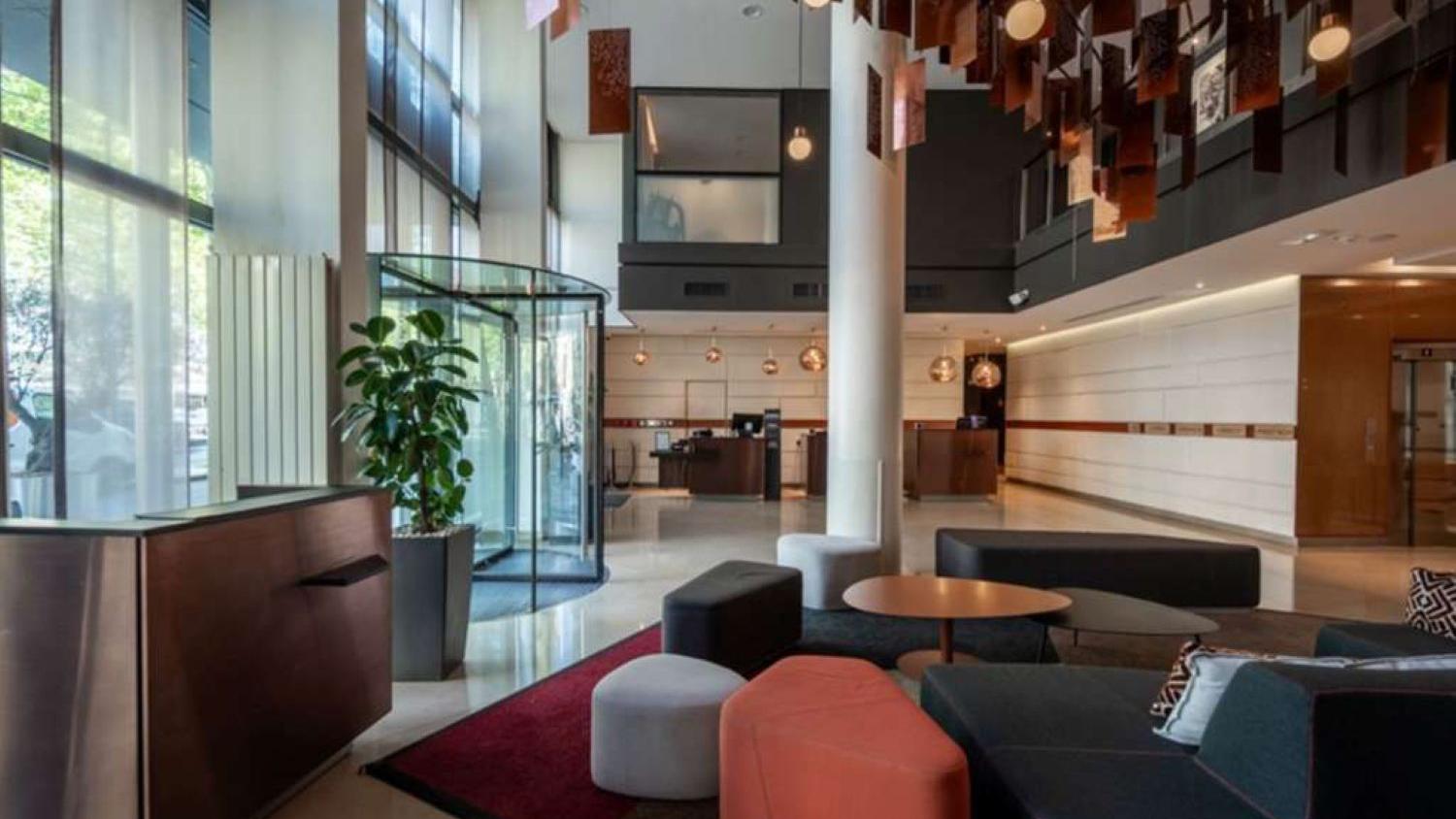 Neues Hilton-Haus wird in Paris eröffnet