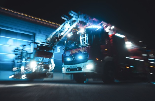 FFW Schwalmtal: Wohnungsbrand in leerstehendem Gebäude sorgt für umfangreichen ...