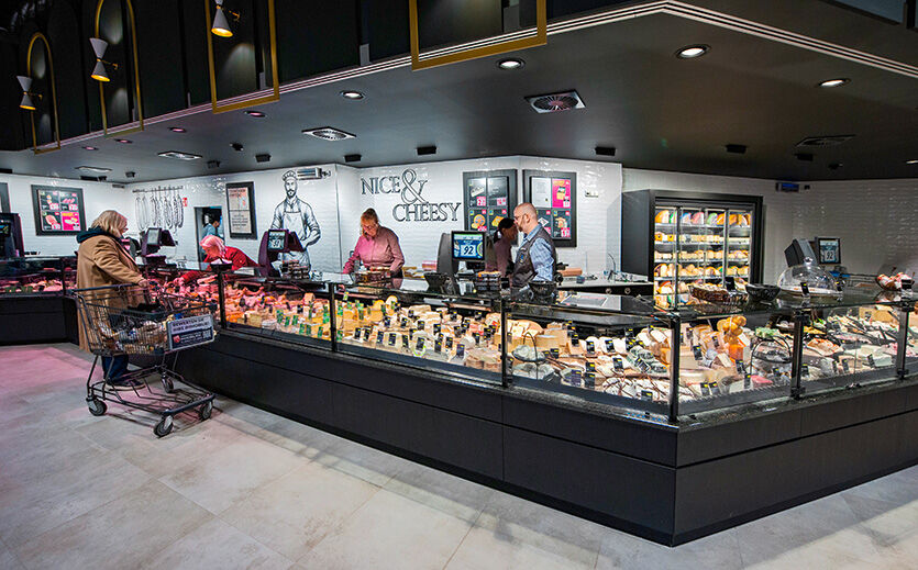 Von Champagner bis Pausenbrot – wie Edeka Maaß Premium und Sparpreis unter ein Dach bringt