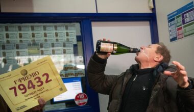 Wenig Lose, viele Gewinner: Spanische Kleinstadt einigt sich nach "El Gordo"-Schreck