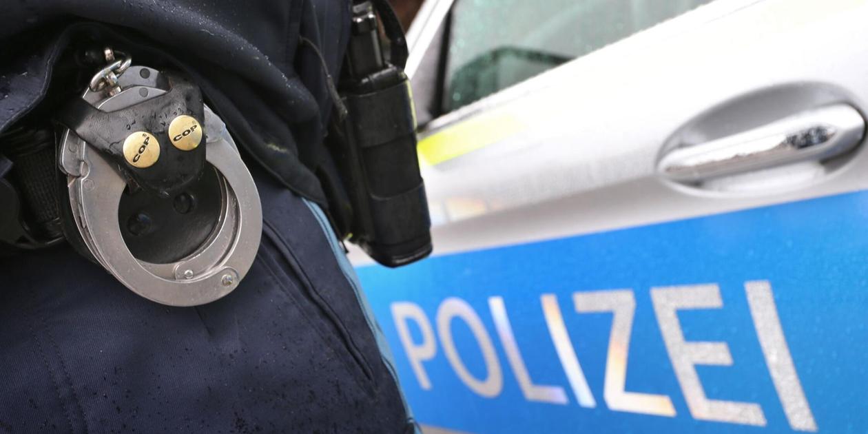 Obdachloser in Nürnberg mit Schlagstock bedroht und ausgeraubt