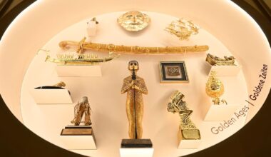 Berlin & Brandenburg: Rotes Rathaus zeigt Gastgeschenke aus 75 Jahren